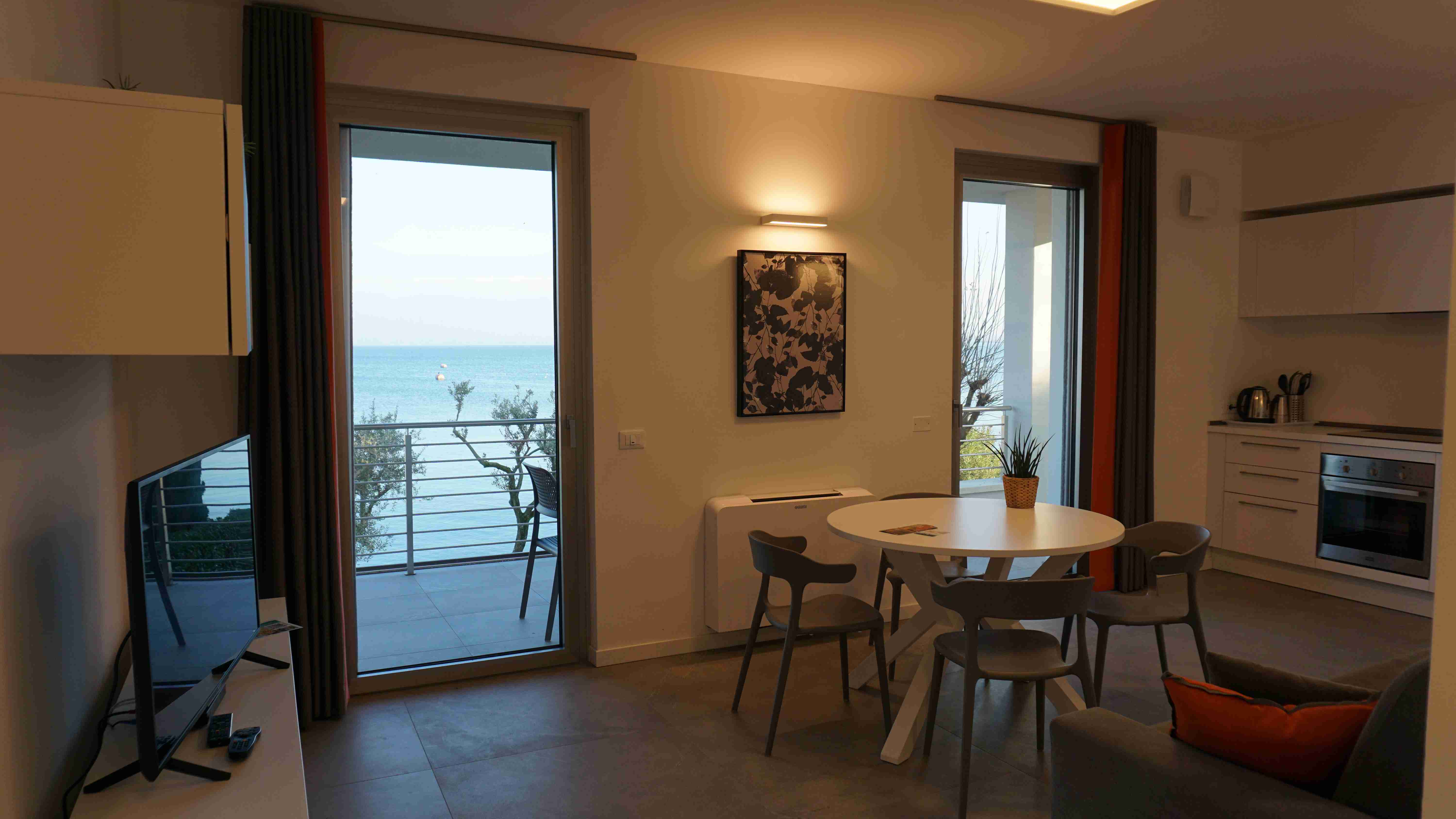 Apartments Sirmione center