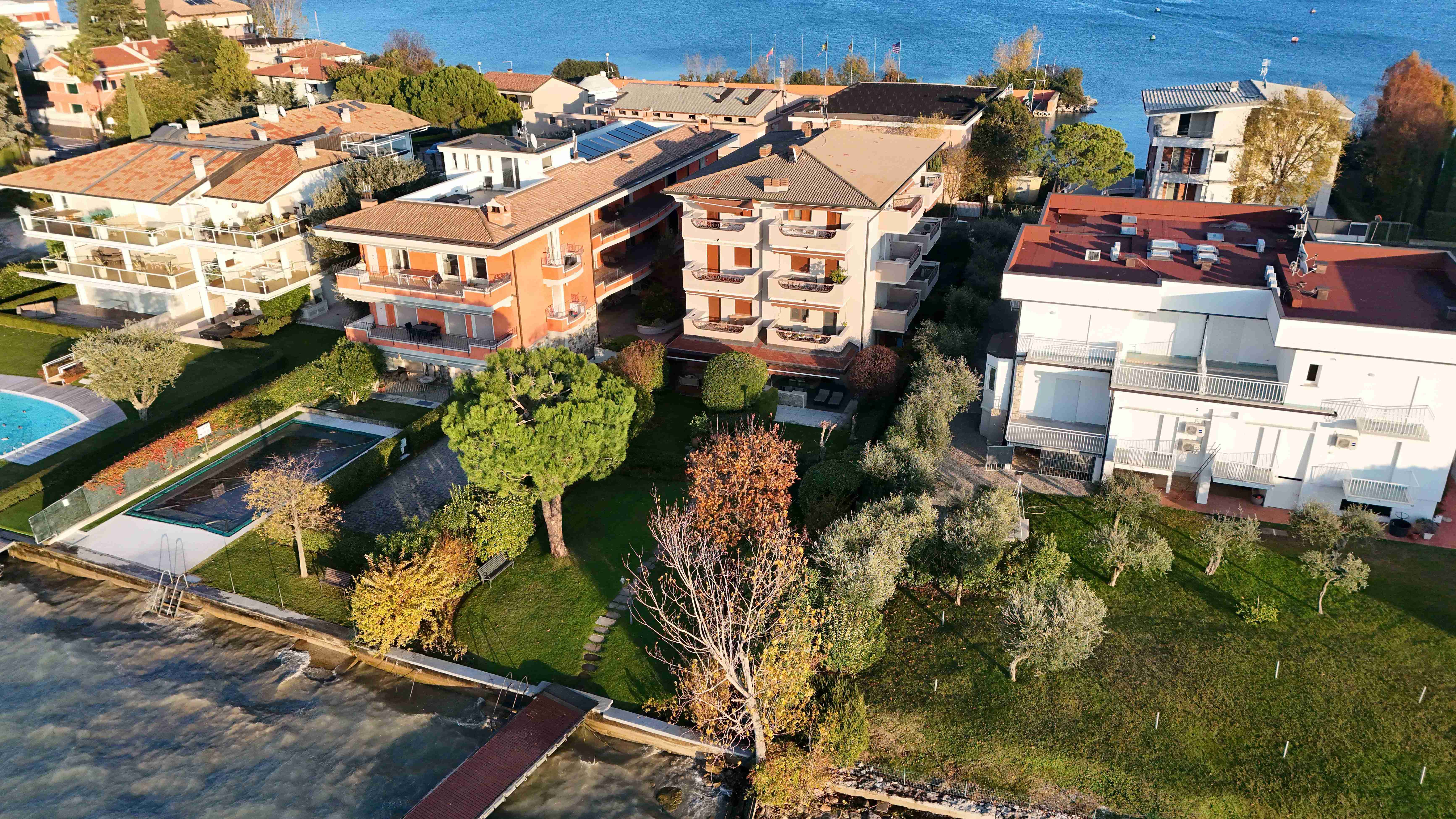 Apartments Sirmione center