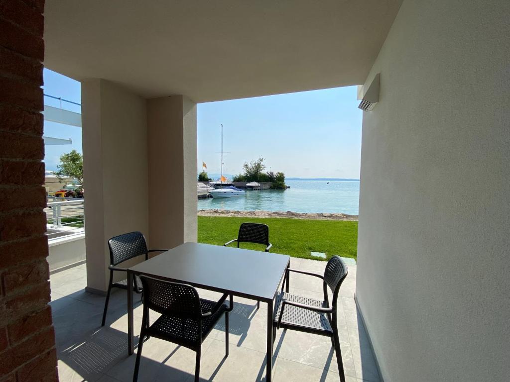 Apartments Sirmione center